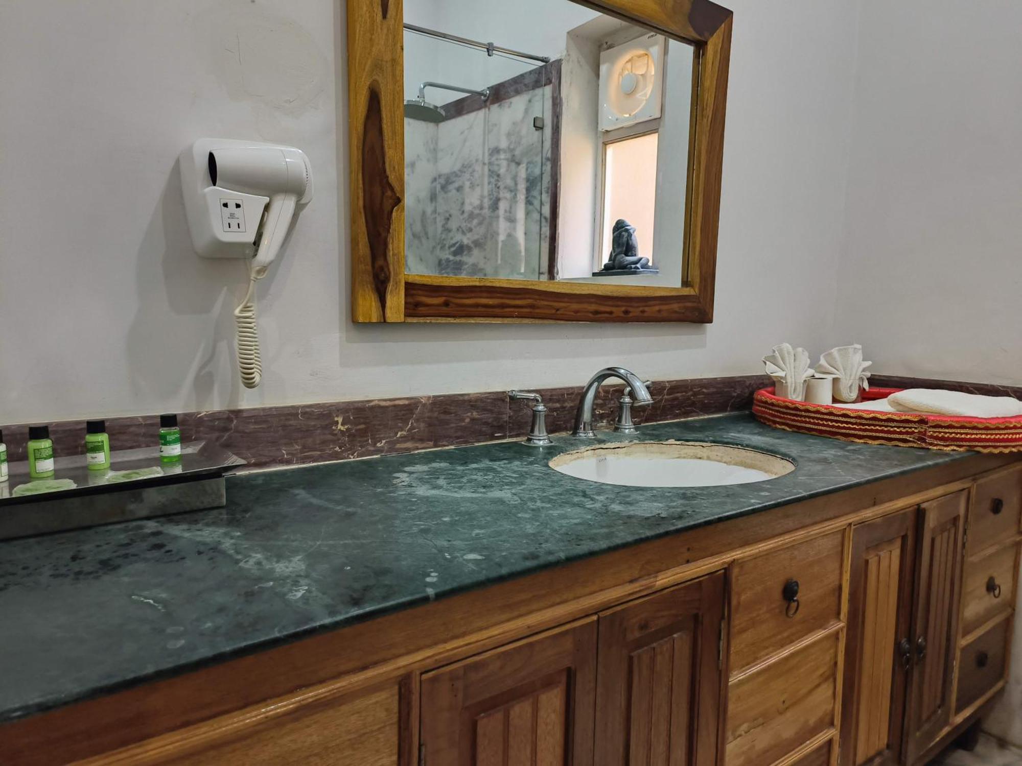 Pushkar Fort - Luxury Heritage Resort ภายนอก รูปภาพ